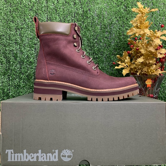 TIMBERLAND WOMEN'S COURMAYEUR VALLEY 6-INCH BOOTS - Picture 2 of 10